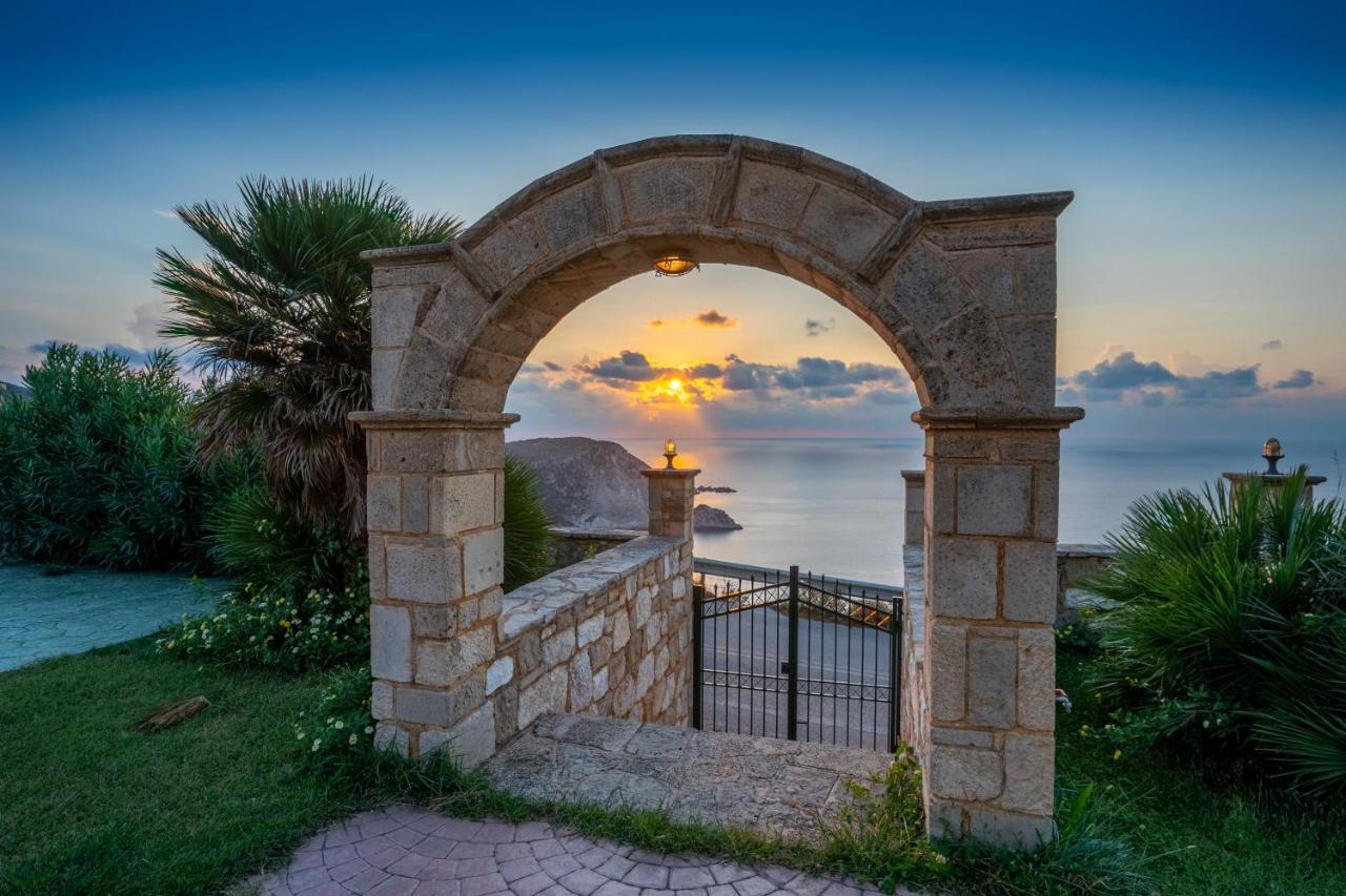 Niforos Panorama Apartment Vovikes Luaran gambar
